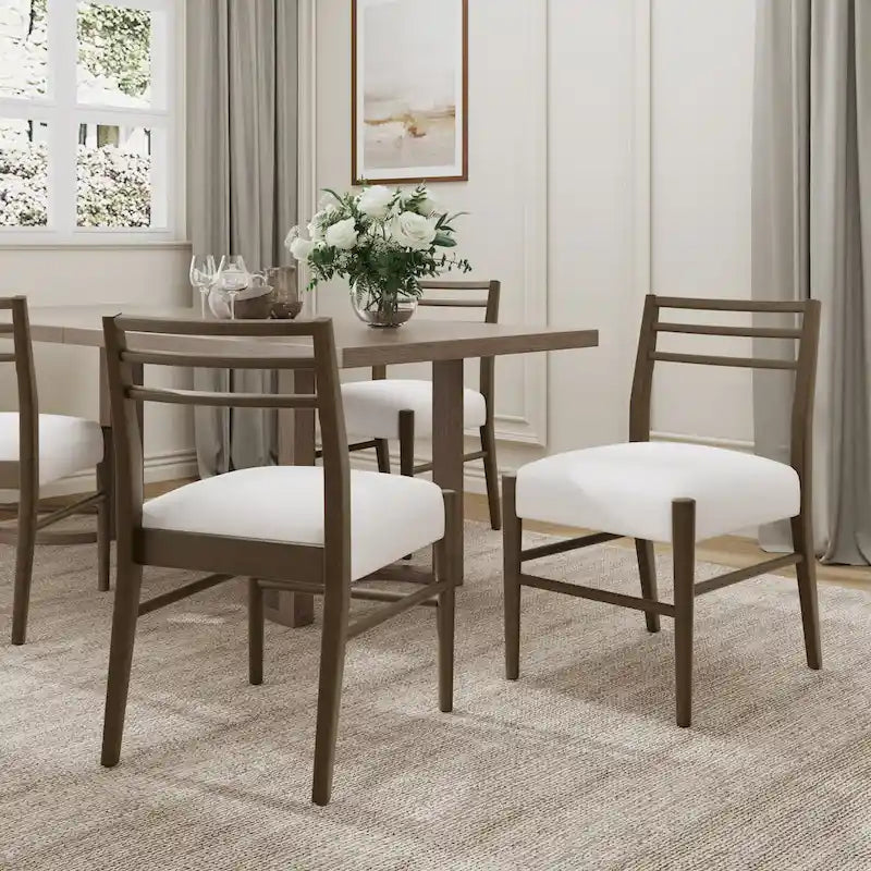 Sedia da pranzo imbottita in stile rustico con schienale a pioli e telaio in legno di gomma