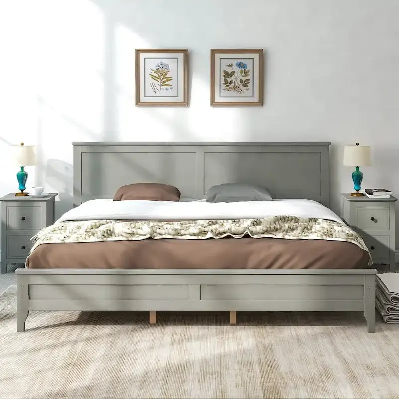 Letto matrimoniale king-size grigio con testiera e pediera, rete a doghe, 1 posto