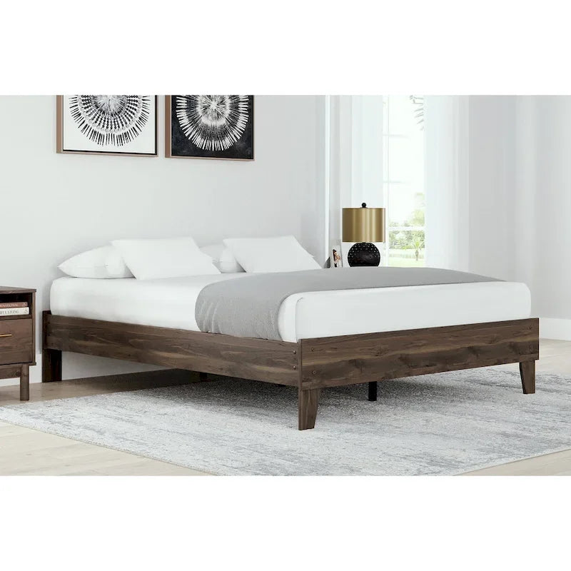 Letto a piattaforma color marrone moka con 2 comodini, piazza e mezza/matrimoniale, per 2 persone