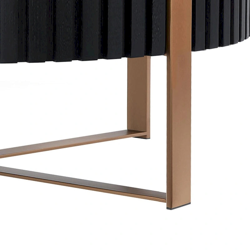 Tavolino rotondo con rilievo in legno e base in metallo